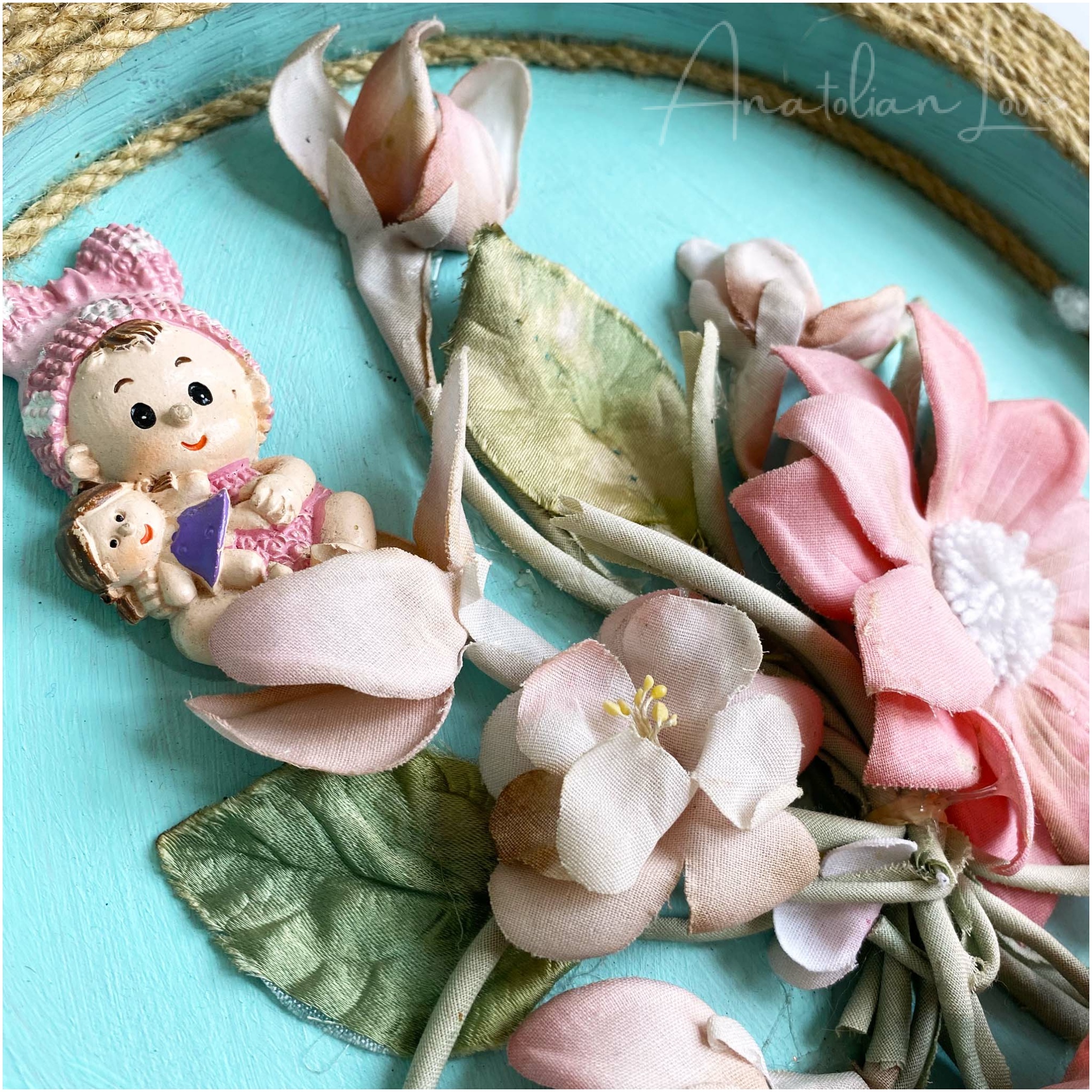 Baby Detailed Flower Wicker Door Ornament